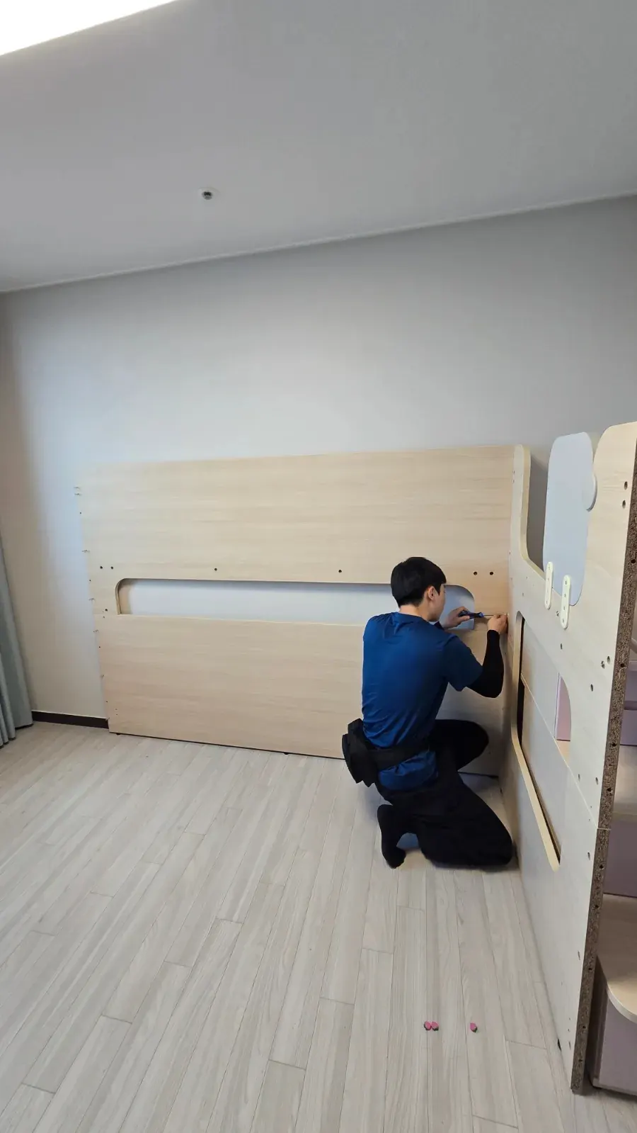 1단에 다시 쓸 부재만 골라 조립하는 중.
