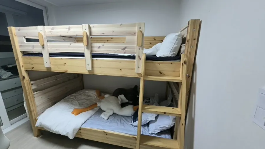 천안 백석동 핀란디아 안단테 원목 2층침대 분리 — 1층 침대 2개로, 2026년 4월 사례 — 현장 사진 1