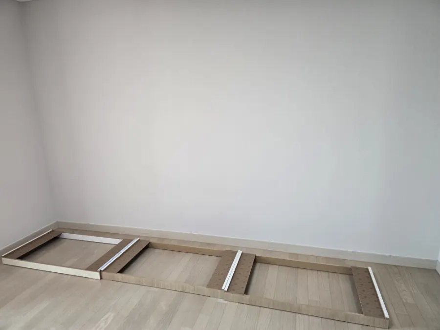 천안 불당동→성성동 슬라이딩 도어 10자 붙박이장 이전설치 — 이사 전, 2026년 1월 사례 — 현장 사진 2