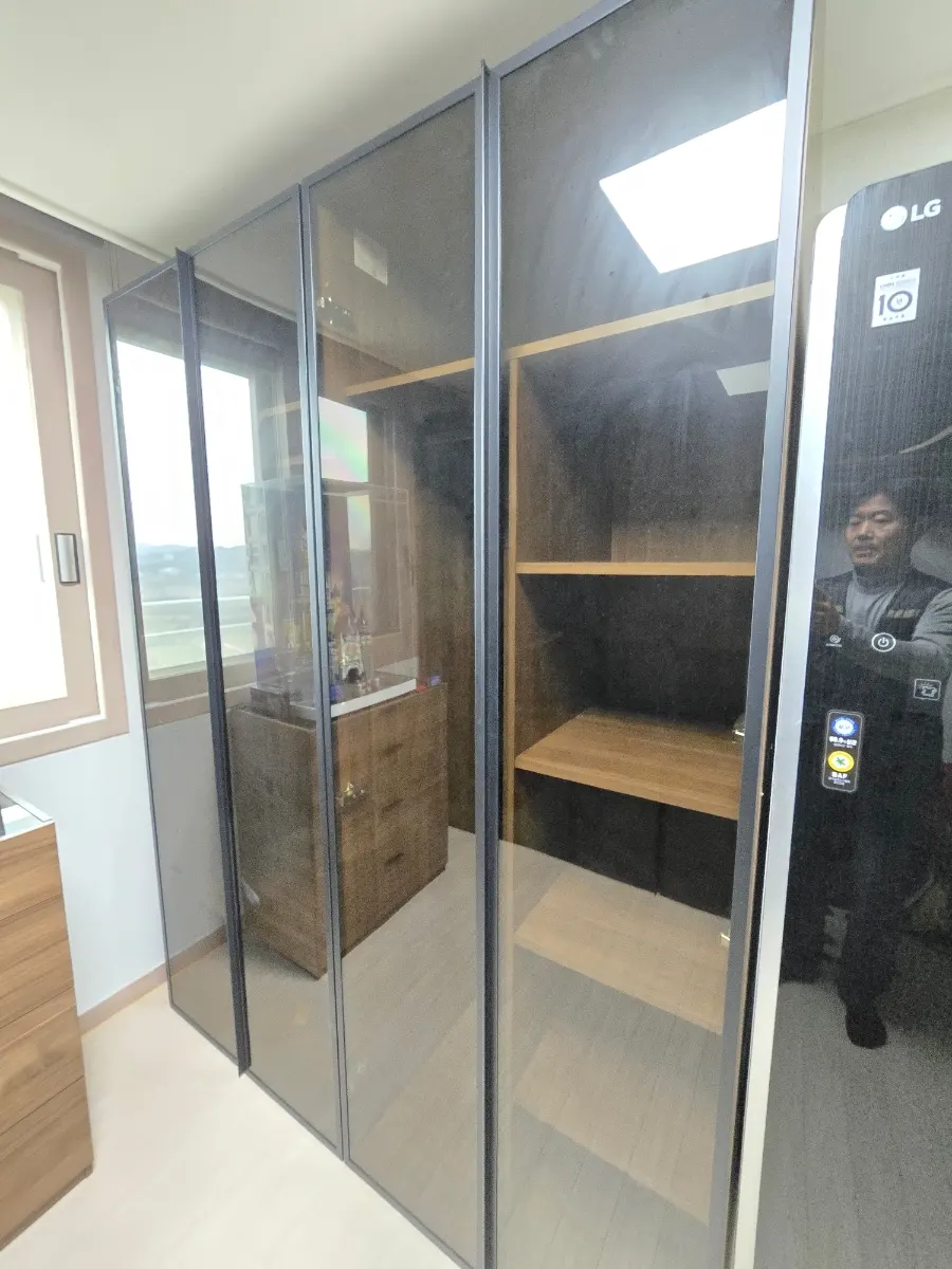 천안 청당동→풍세면 리바트 유리문 옷장 3통 이전설치 — 2026년 2월 사례 — 현장 사진 1
