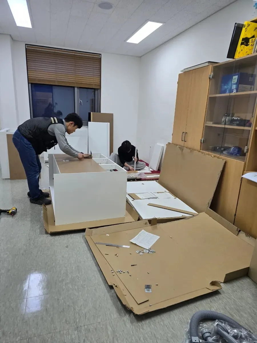 천안 대학교 교수실 이케아 크녹스홀트 ㄱ자 주방 하부장 조립 — 2026년 1월 사례 — 현장 사진 1