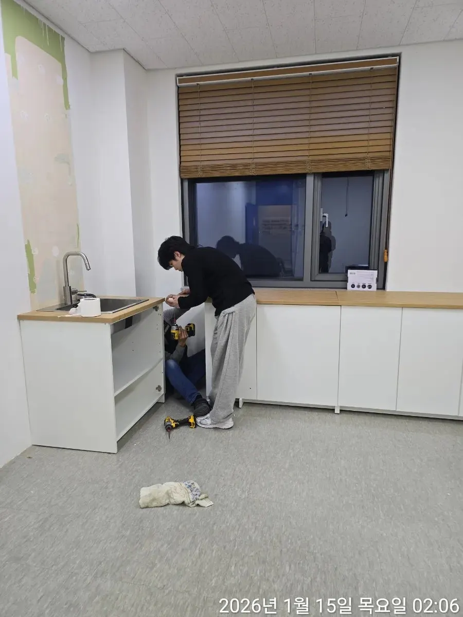 천안 대학교 교수실 이케아 크녹스홀트 ㄱ자 주방 하부장 조립 — 2026년 1월 사례 — 현장 사진 3