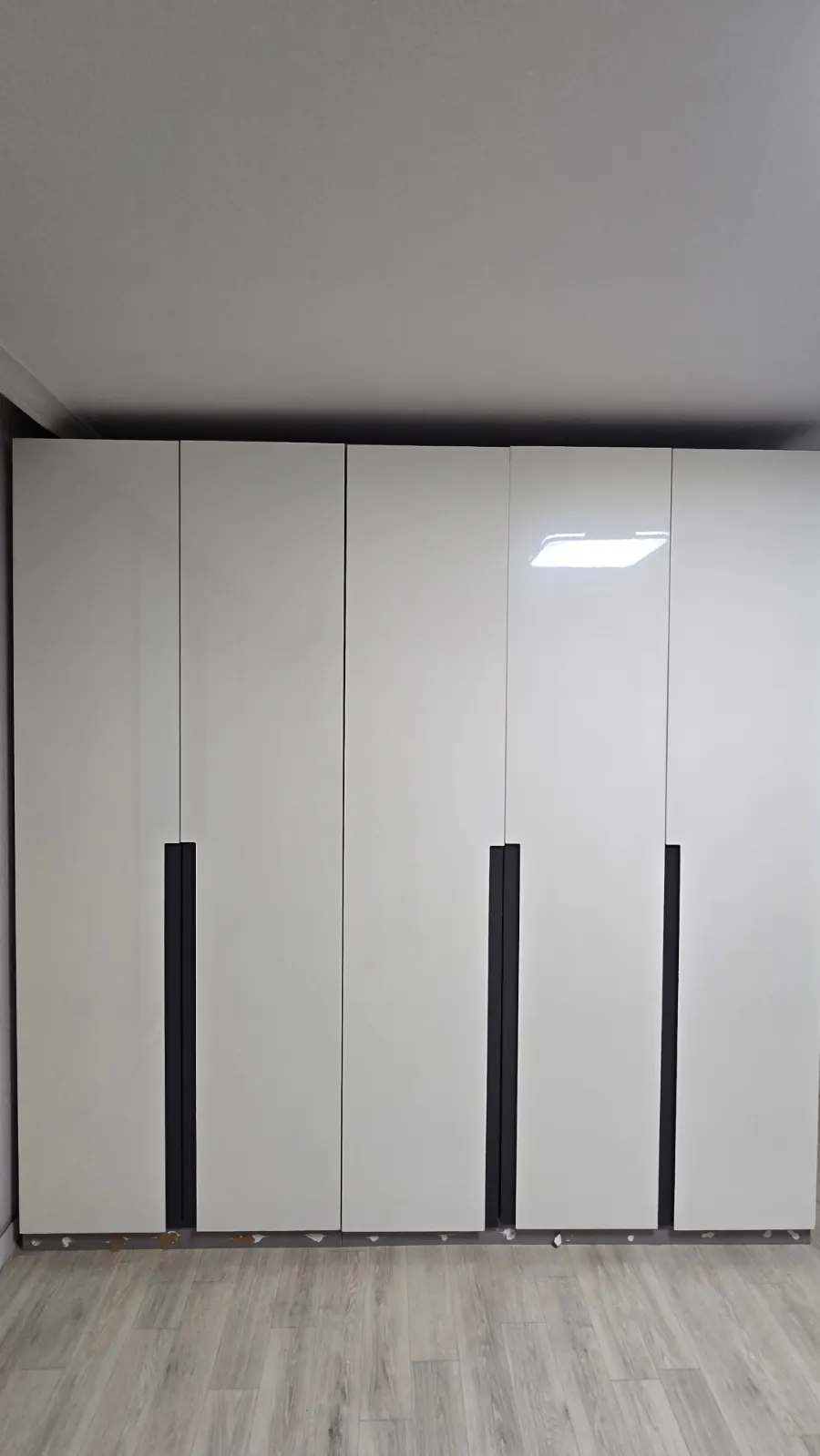 3층 집에 있던 리바트 옷장.