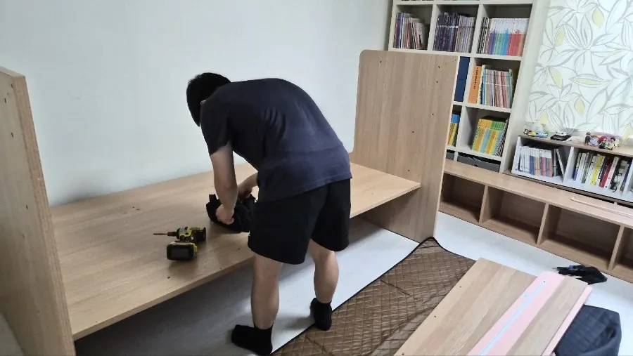 할머니 댁 방에서 다시 조립합니다.