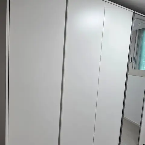 청주 오송 한샘 옷장 위치 변경 — 같은 방 반대편 벽으로, 2026년 4월 사례