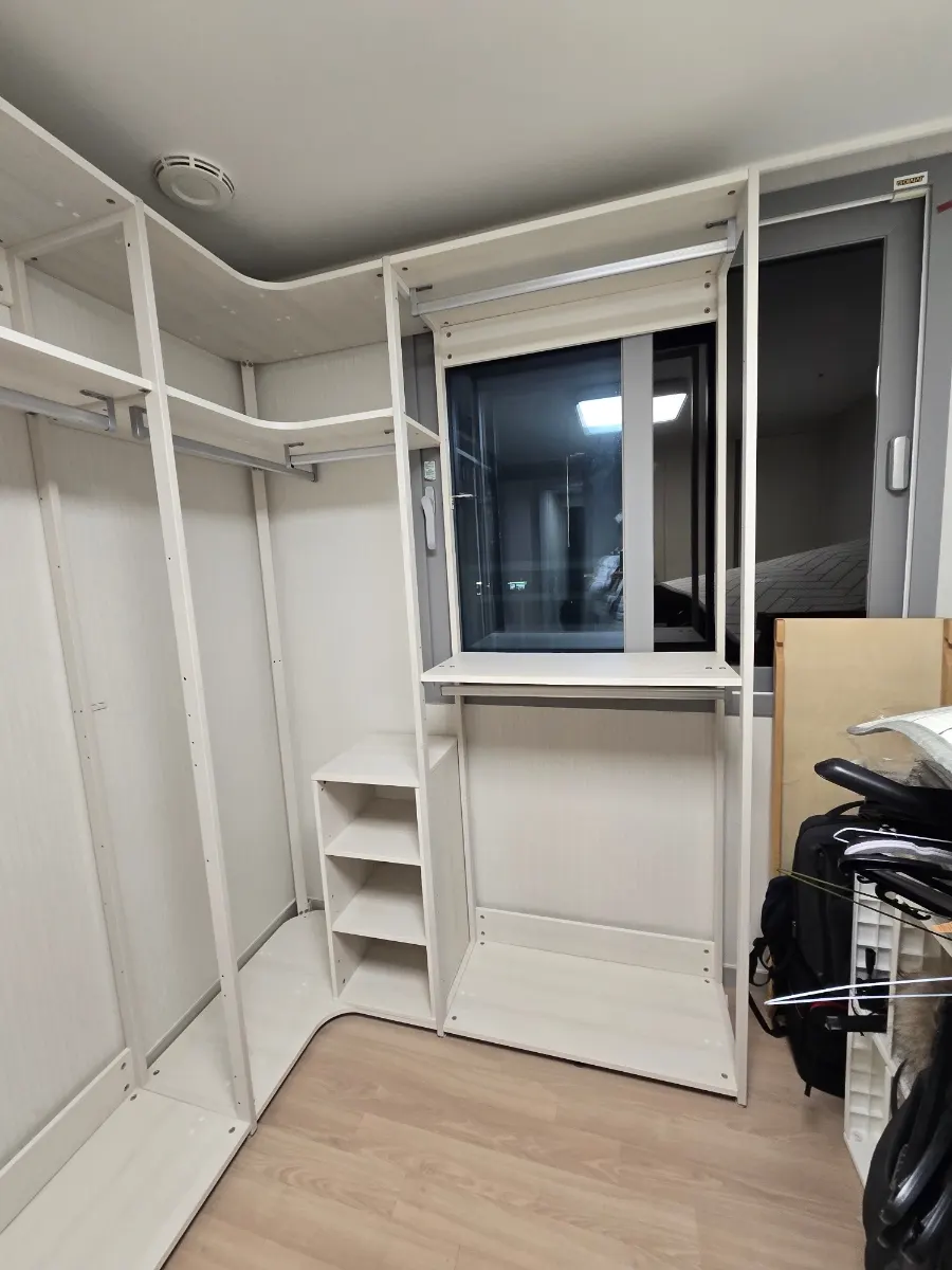 평택 동삭동 한샘 시스템행거 이전설치 — ㄱ자·거울 수납장, 중고 구매, 2026년 1월 사례 — 현장 사진 1
