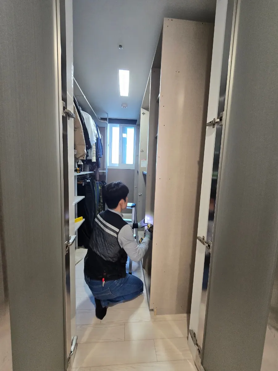 세종 고운동 붙박이장 이전설치 — 입구방에서 안방 드레스룸으로, 2026년 2월 사례 — 현장 사진 3