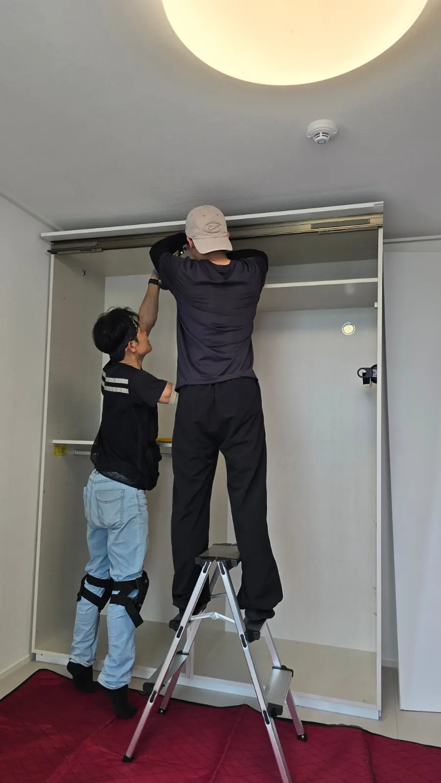 세종 소담동 미러형 슬라이딩 옷장 조립 설치 — 인테리어 후, 2026년 6월 사례 — 현장 사진 3