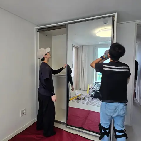 세종 소담동 미러형 슬라이딩 옷장 조립 설치 — 인테리어 후, 2026년 6월 사례