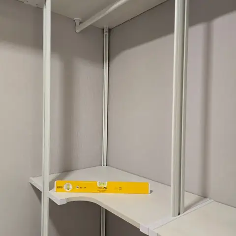 세종 산울동 시스템행거 이전설치 — 거실 벽면에서 드레스룸으로, 2026년 3월 사례